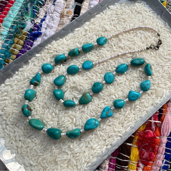 Vintage Native American Indigenous Turquoise Nugget Hand Strung Necklace - Picture 6 of 11